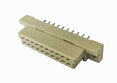 ピンヘッダーに乗る二重列DIN 41612のコネクター板2.54 Mmピッチ